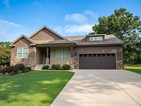 2nd image of 215 Zoar Heights Rd