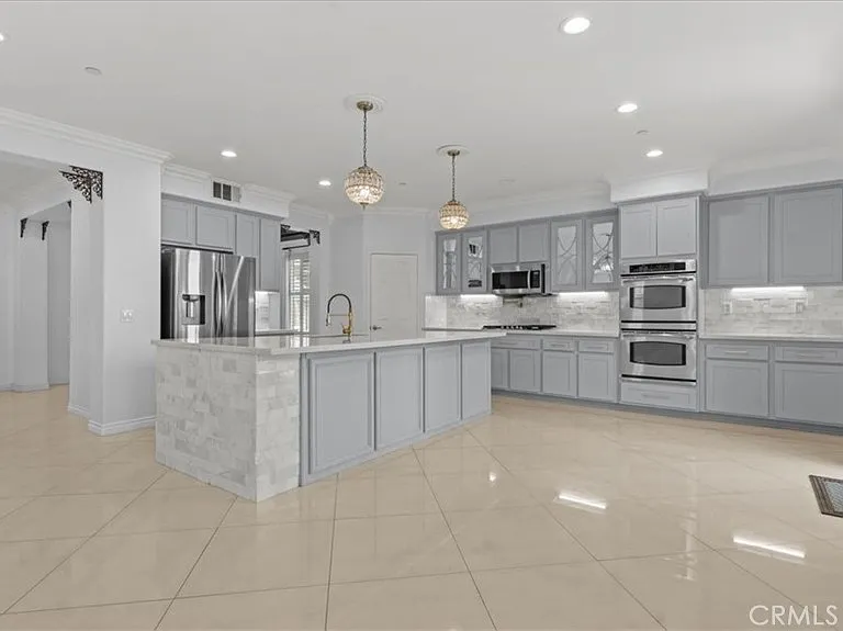 5448 Turin Way — Photo 9