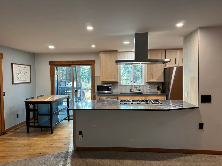 16712 Glenshire Dr — Photo 2