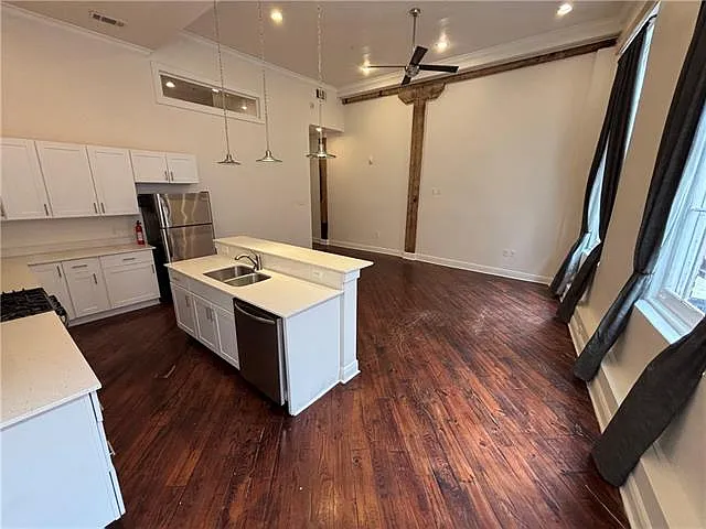 229 N Peters St #302 — Photo 4