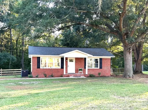 139 Robinhood Rd, Hartsville, SC 29550