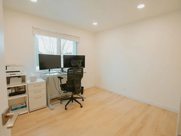 9514 Avenida Del Oso NE — Photo 45