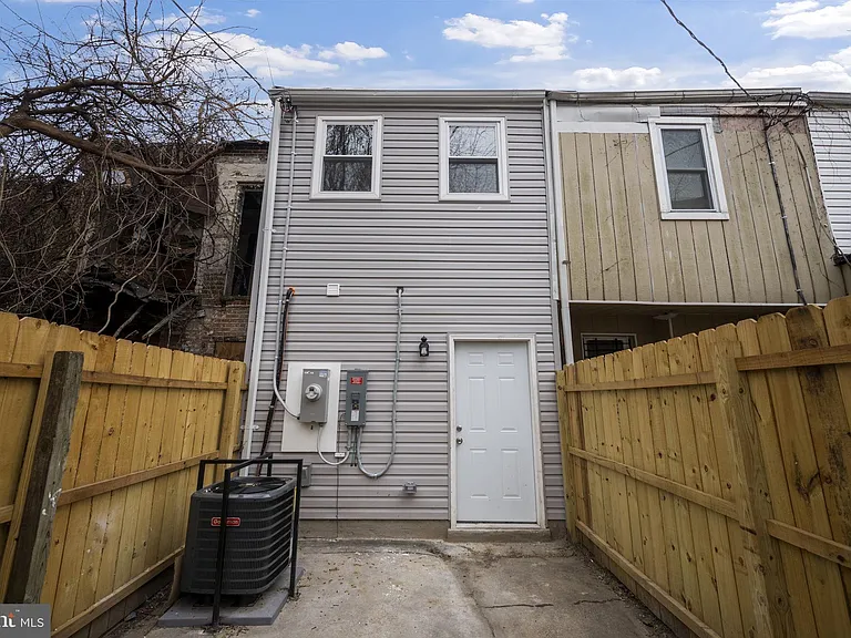 1316 McHenry St — Photo 28