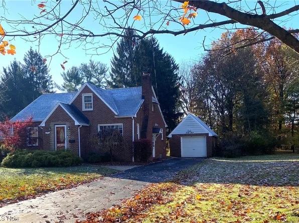 43 Island Dr, Poland, OH 44514