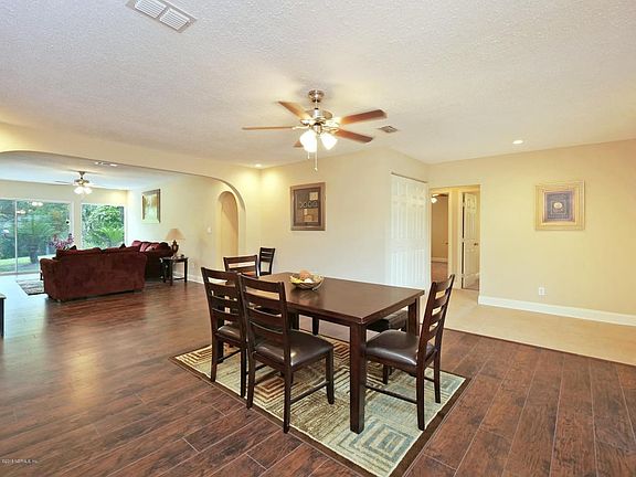 Dining & Family Rooms