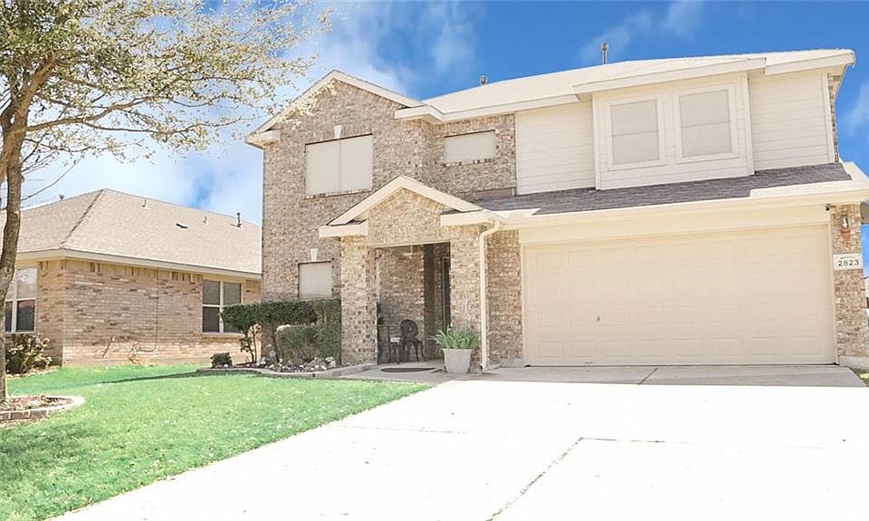 1st image of 2823 Park Place Dr
