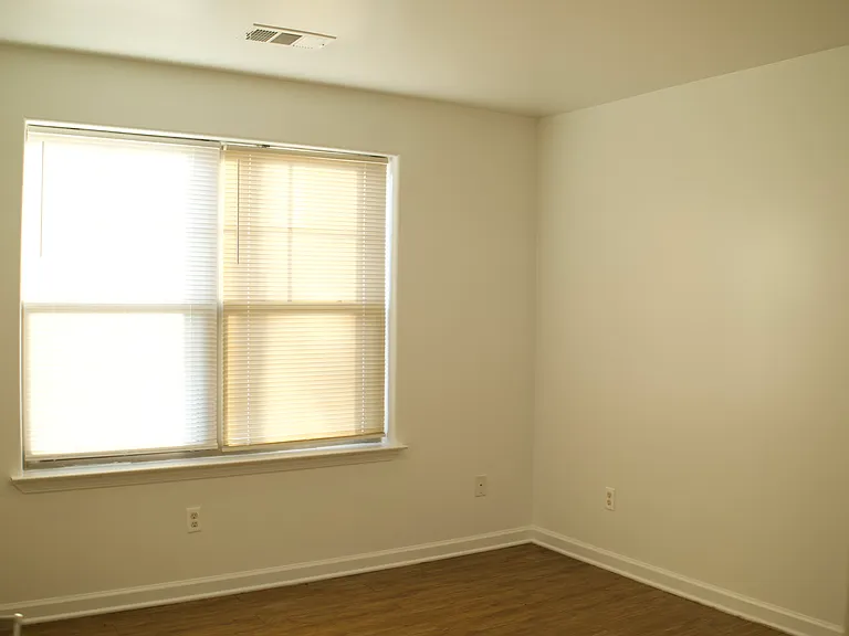 College Center Apartments — Photo 32