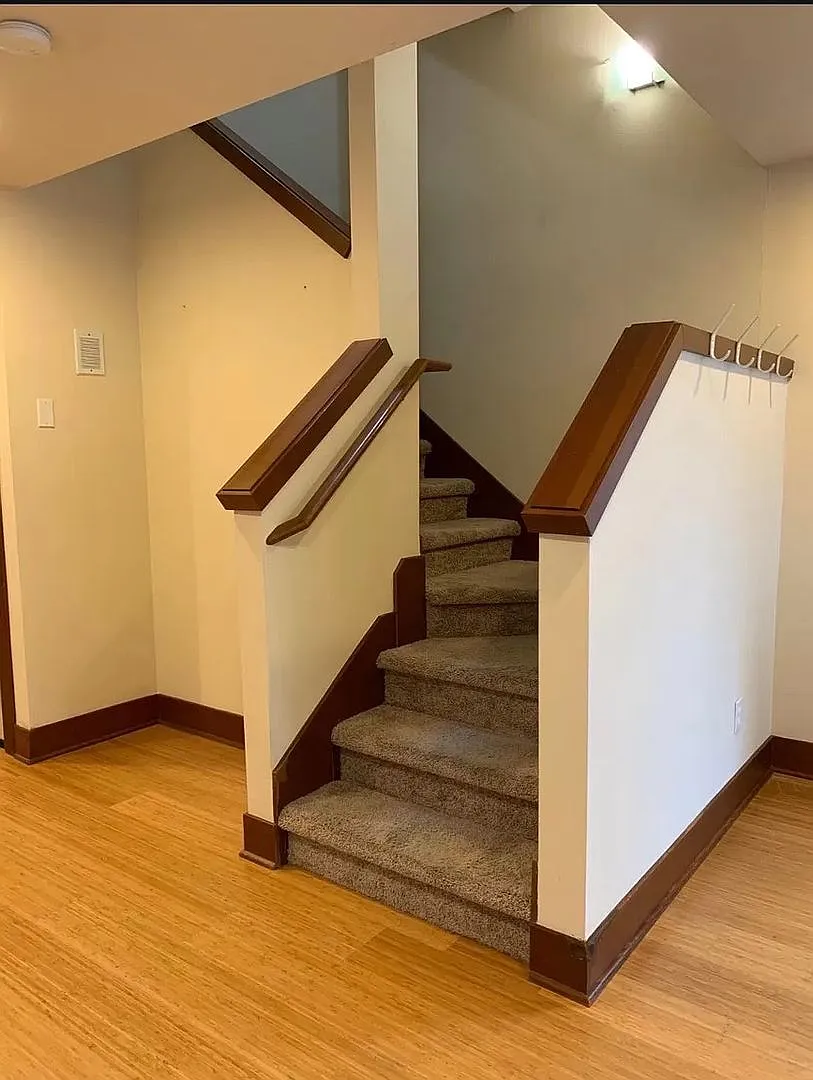 Charming 3BD/2.5BTH Ballard Townhome for Rent! Pet Friendly! — Photo 4