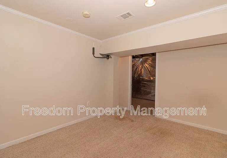 6758 Sutton Oaks Way — Photo 18