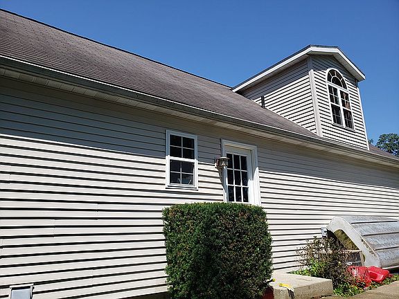 2nd image of 22302 Woodland St
