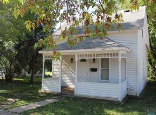 117 S Lincoln Ave, Madison, SD 57042