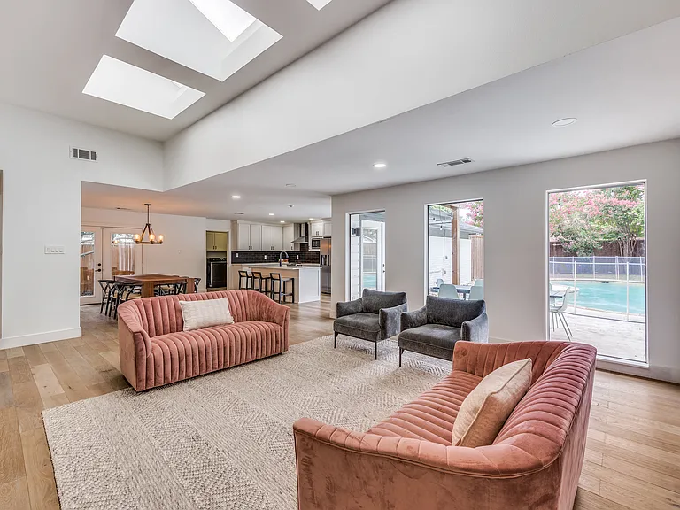 6719 Duffield Ct — Photo 2