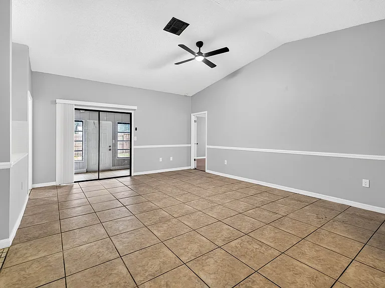 6253 Florida Ave — Photo 3
