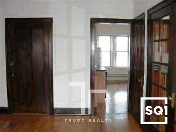 2nd image of 3839 N Greenview Ave #38452N