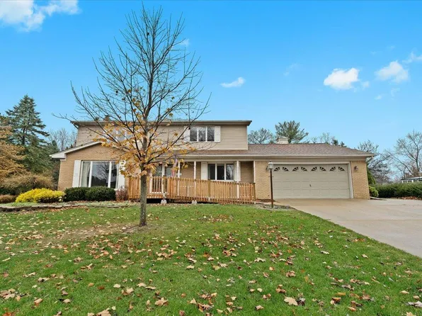 8210 E Huron Ct, White Lake, MI 48386