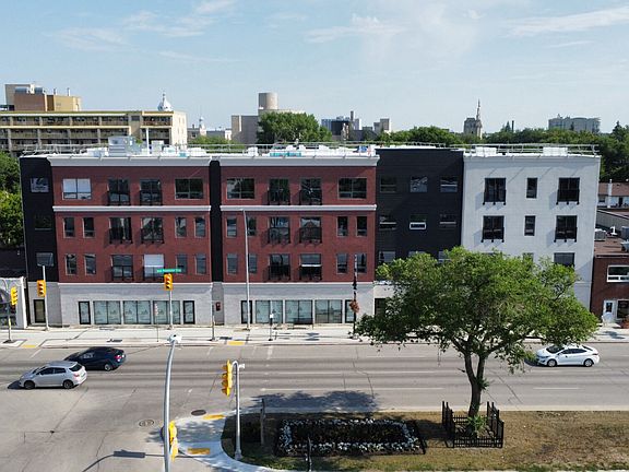 3rd image of 174 Provencher Blvd