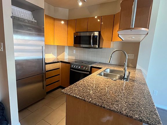 4th image of 1189 Howe St #2103