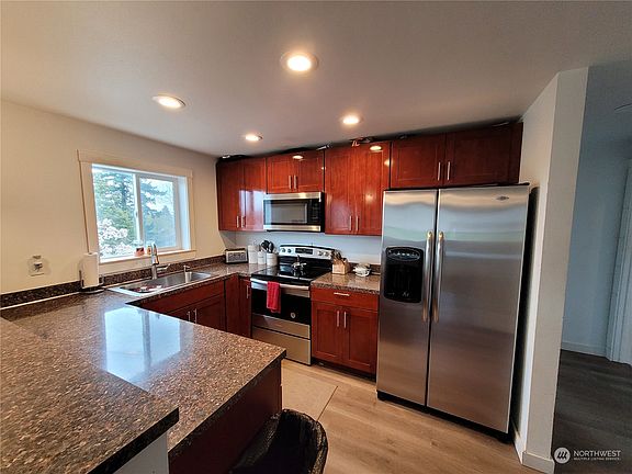 2nd image of 1902 S Sheridan Avenue