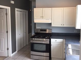 4861 W Dakin St #1B, Chicago, IL 60641