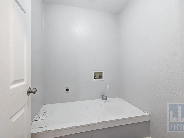 8507 Jilbur Dr — Photo 24