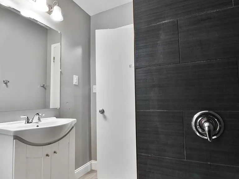 4817 S 48th St — Photo 14