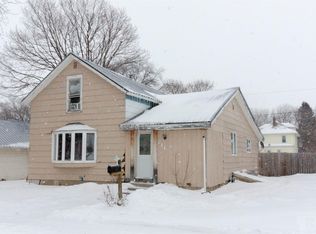 214 2nd St SW, Hampton, IA 50441