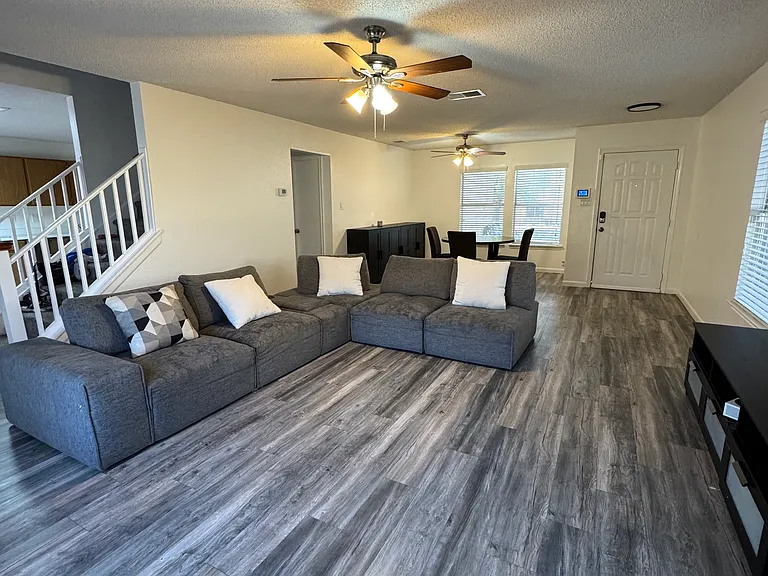8018 Chestnut Bluff Dr — Photo 4