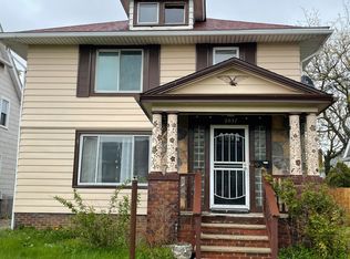 2037 Bunts Rd, Lakewood, OH 44107