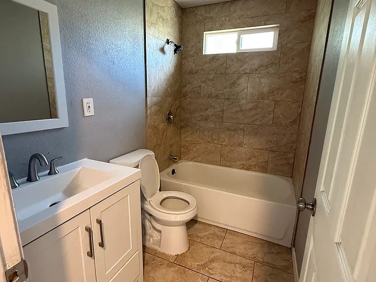 194 N Airport Way #196 — Photo 4