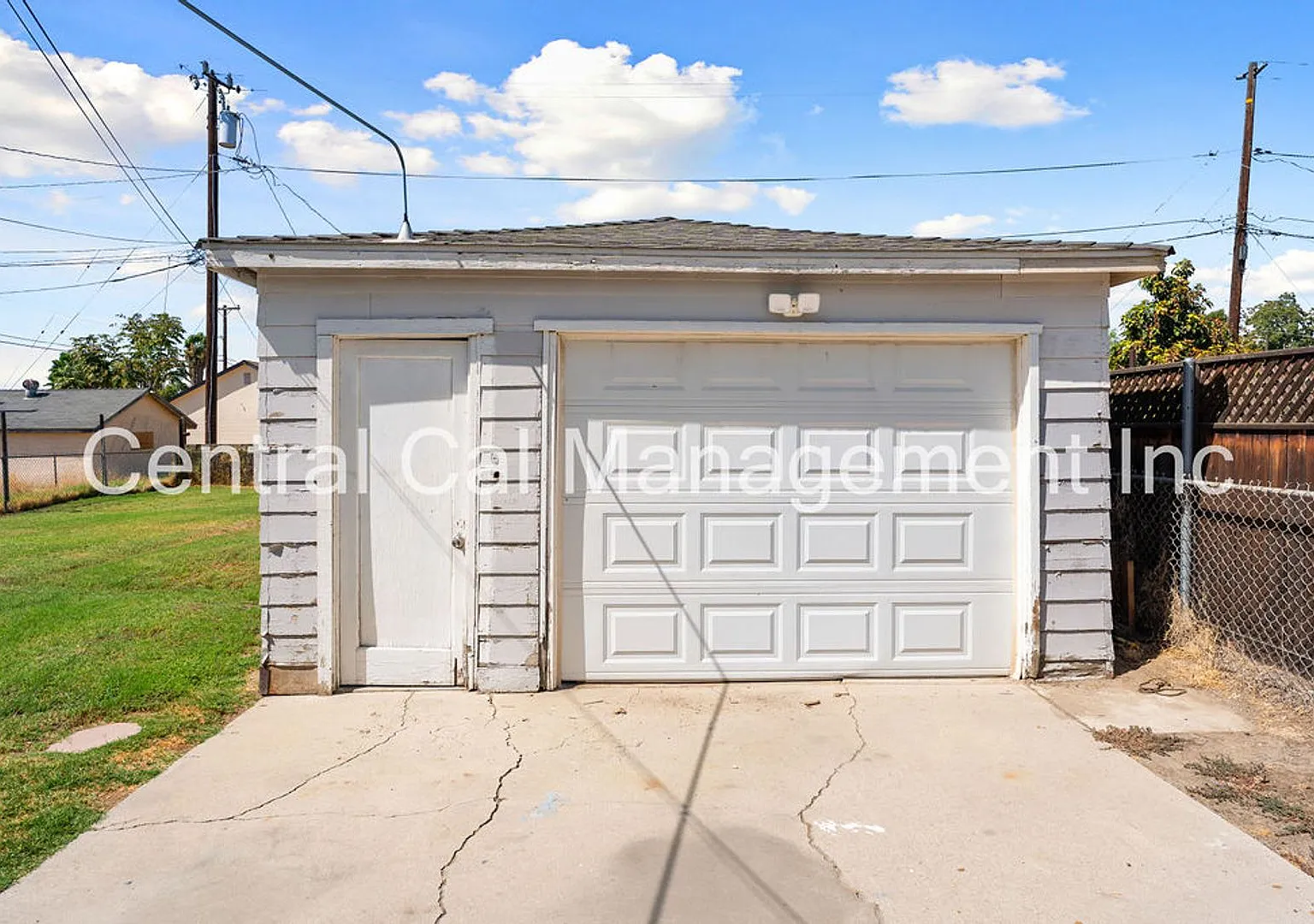 2 Bedroom/1 Bath Home with Paid Solar System - $1795 per month! — Photo 4