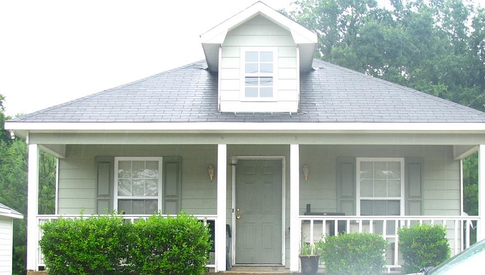 2nd image of 726 Pine Hill Ct