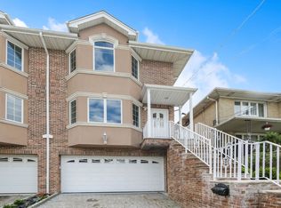 312B 7th St, Palisades Park, NJ 07650