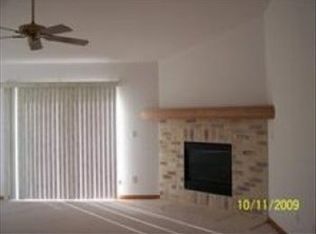 W142N9699 Knollcrest Cir, Germantown, WI 53022
