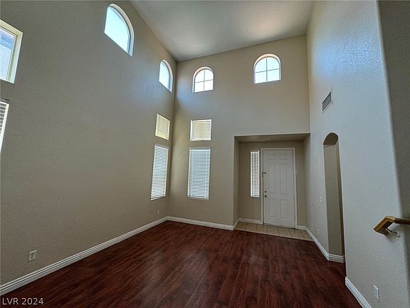 5th image of 8822 Imperial Forest St