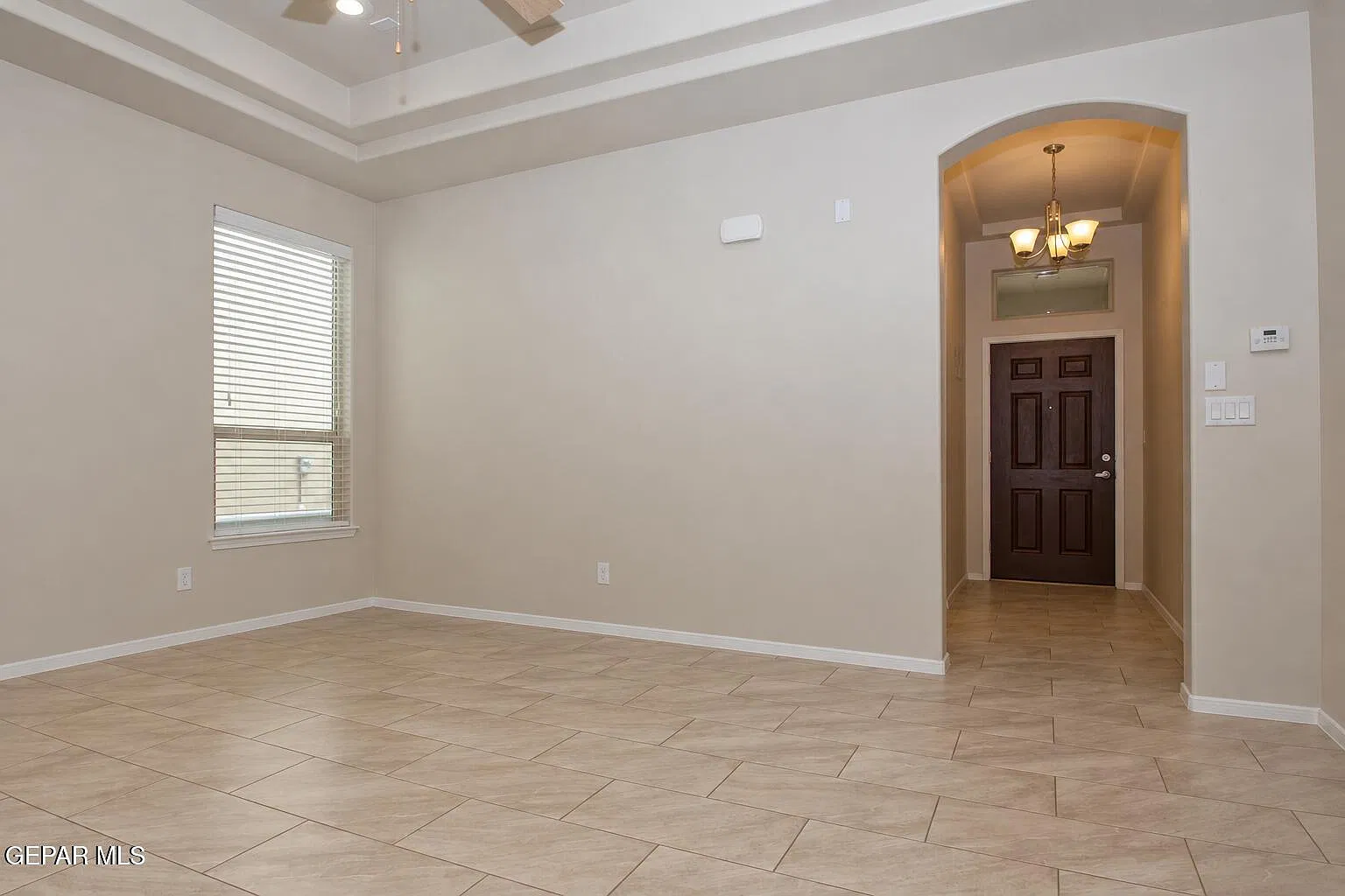 3 bed, 2.0 bath, 1430 sqft, $1,800 — Photo 2