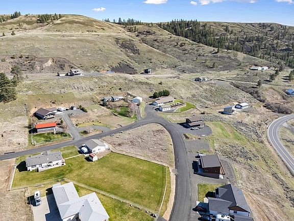 5th image of 40861 Hillside Dr