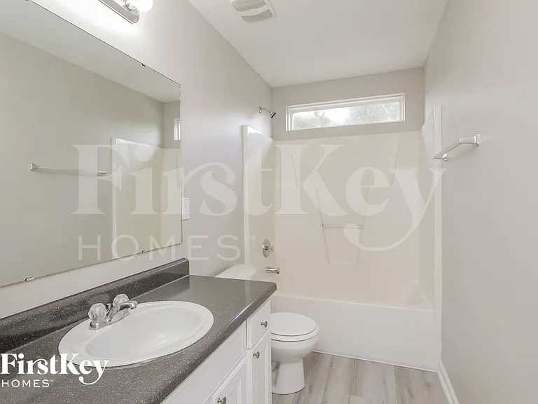13704 Stringfellow Ln — Photo 14