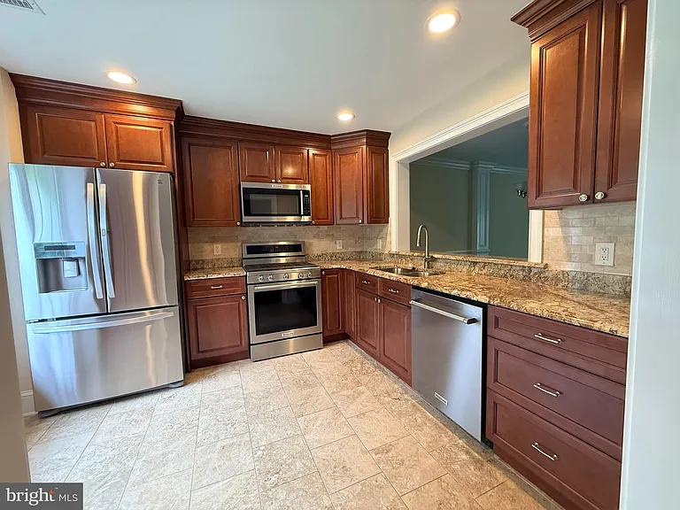 10 Devon Ct — Photo 7