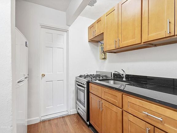 2nd image of 17 Downing St APT 1B