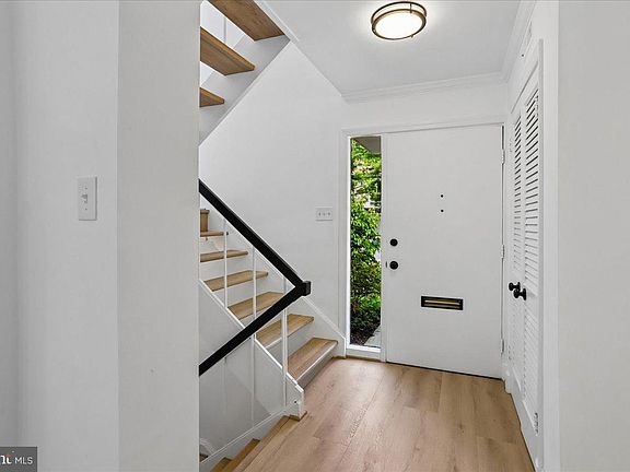 3rd image of 5222 Pooks Hill Rd #31