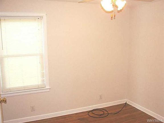 5th image of 126 Westbrook Dr