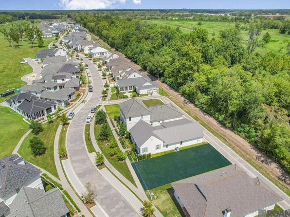 3240 Pointe Marie Dr, Baton Rouge, LA 70820