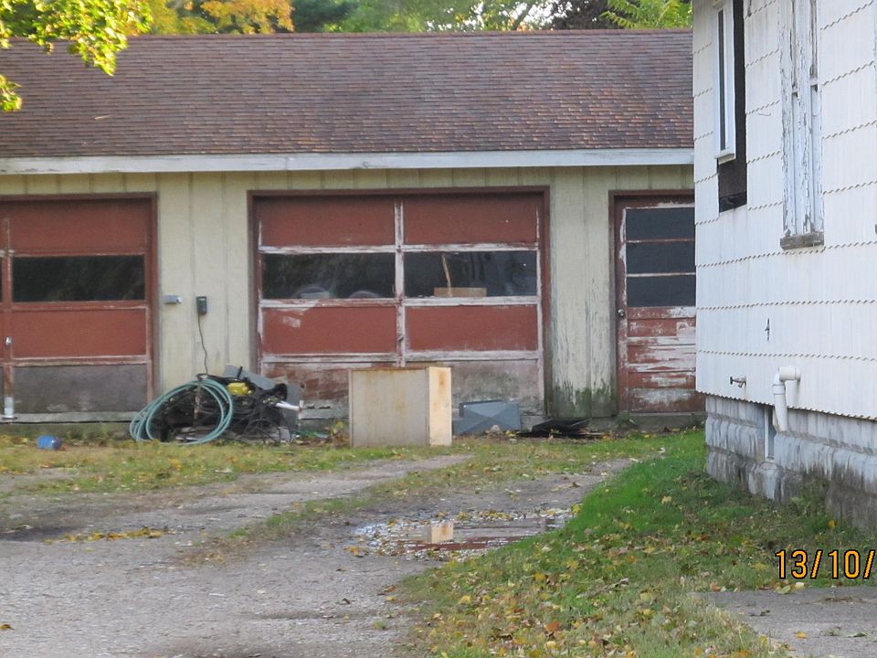 2nd image of 16 W Bernard St