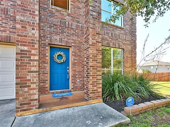3rd image of 101 Bloomsbury Dr