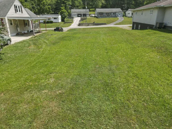 875 Walhonding Ave, Logan, OH 43138