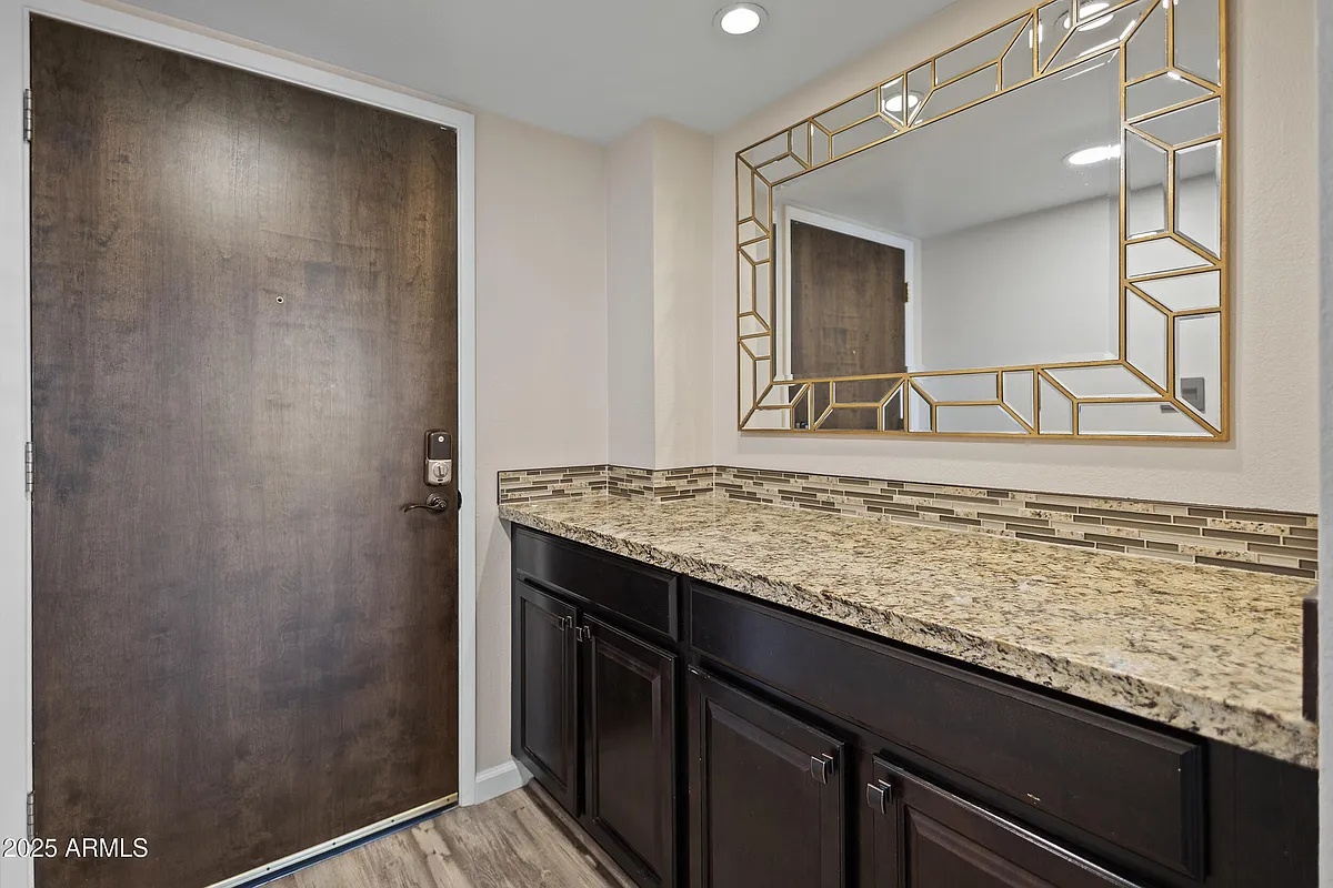 Building Photo - 7920 E Camelback Rd #601
