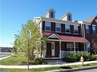 2000 Hidden Meadows Ave, Pennsburg, PA 18073