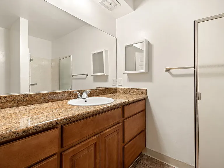 White Oak Terrace Apartments — Photo 19