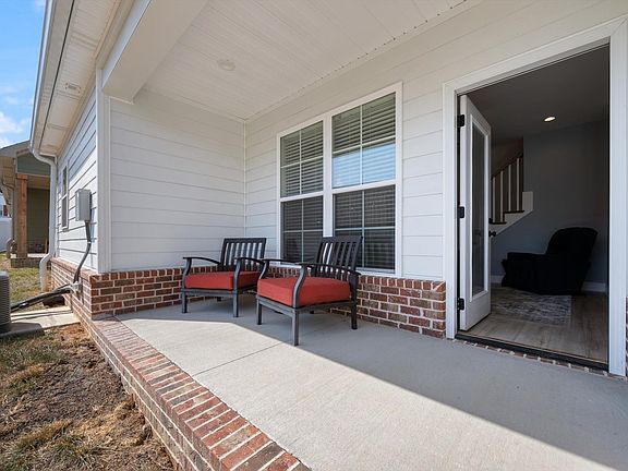 4th image of 1077 Malinda Ln