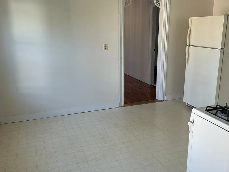 241 Washington St — Photo 7